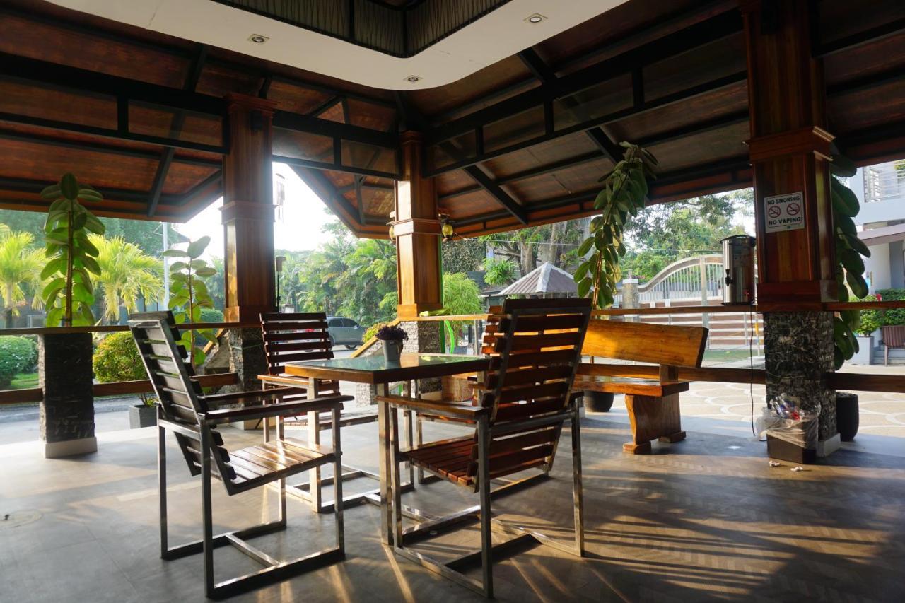 Floating Sanctuary Resort Powered By Cocotel Bulacan Exterior foto
