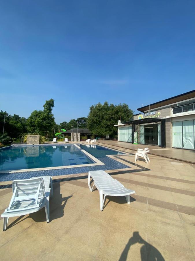 Floating Sanctuary Resort Powered By Cocotel Bulacan Exterior foto